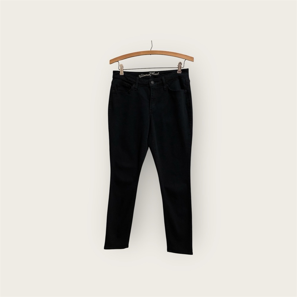 Universal Thread Curvy Skinny Black Jean